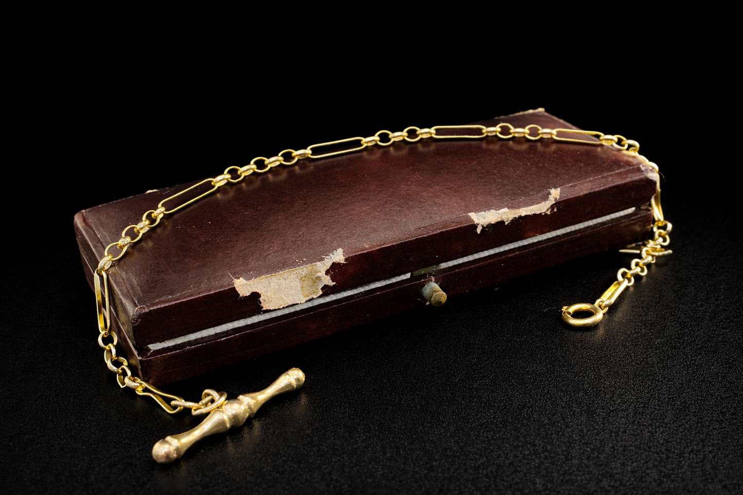 Gold antique Albert chain bracelet with T-Bar