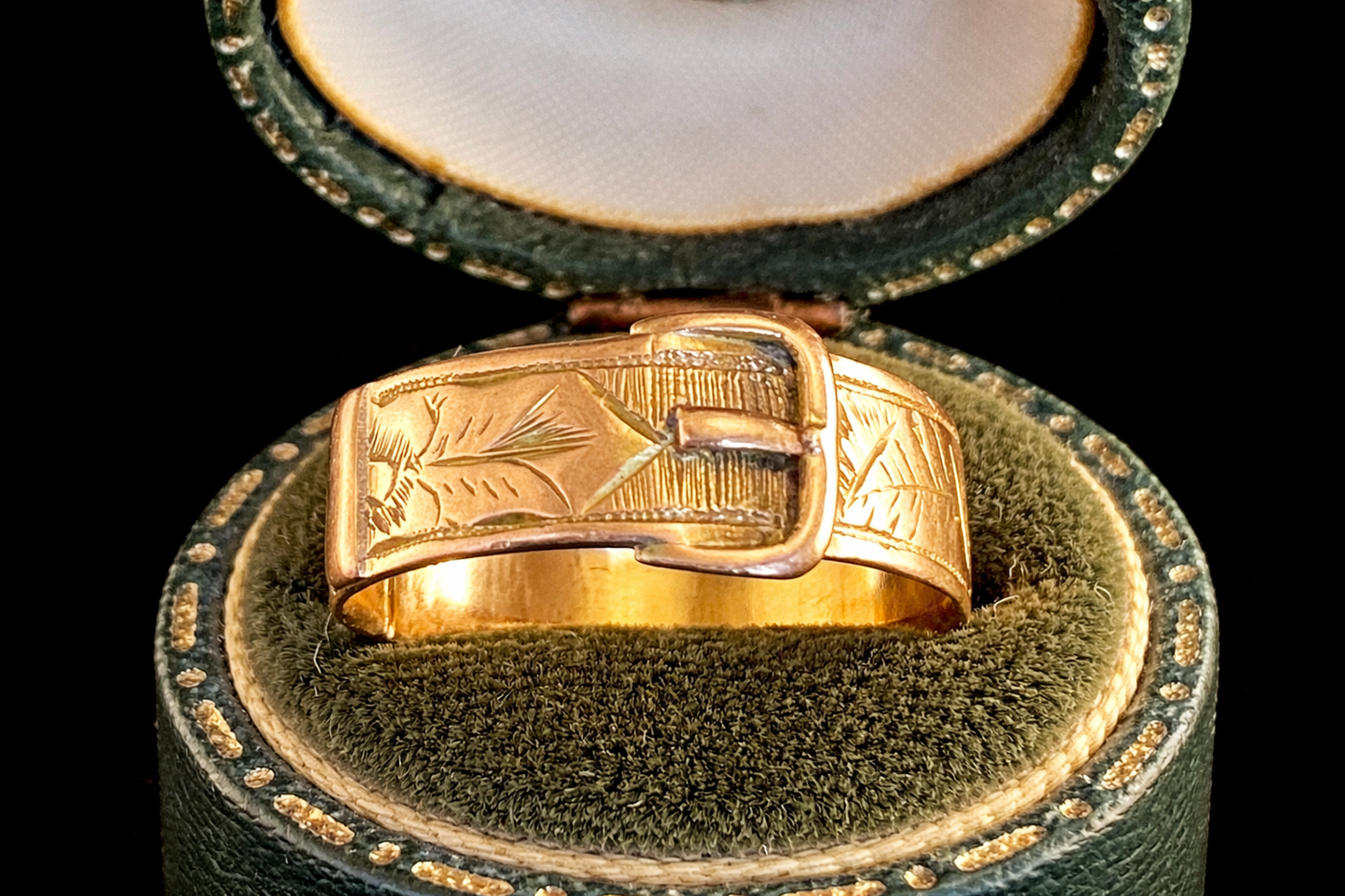 Victorian Buckle ring