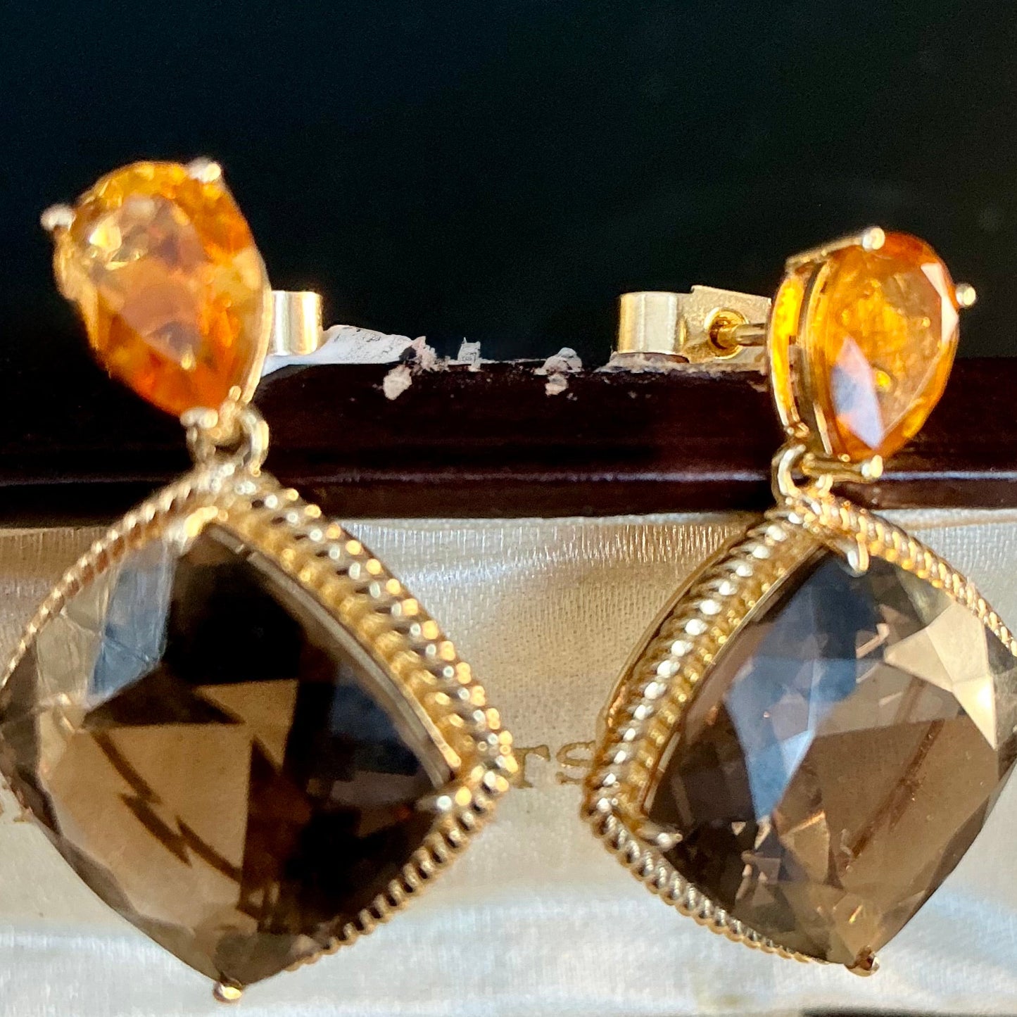 Vintage 1980's warm tone 18ct Gold earrings