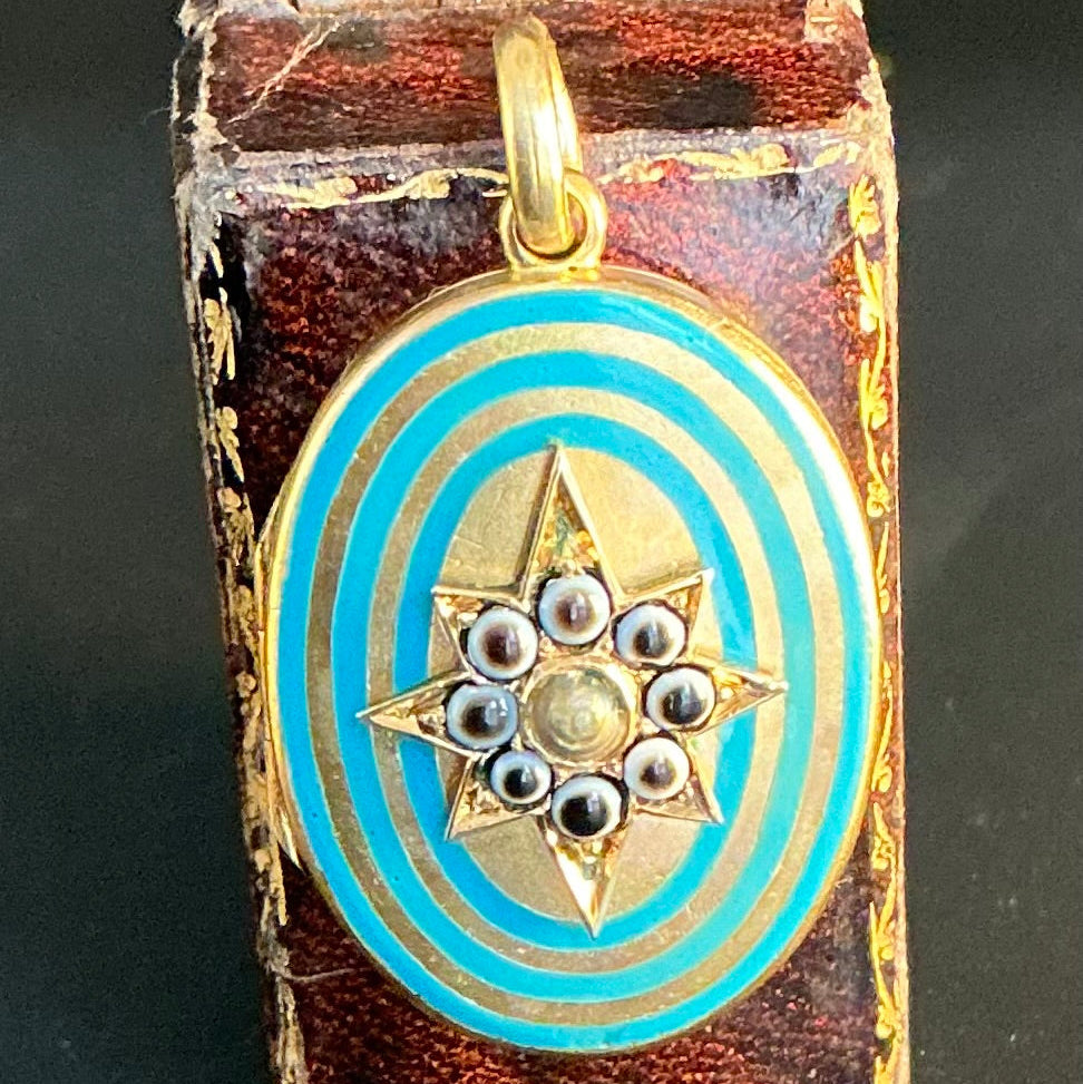 Gold Locket with banded agate Star