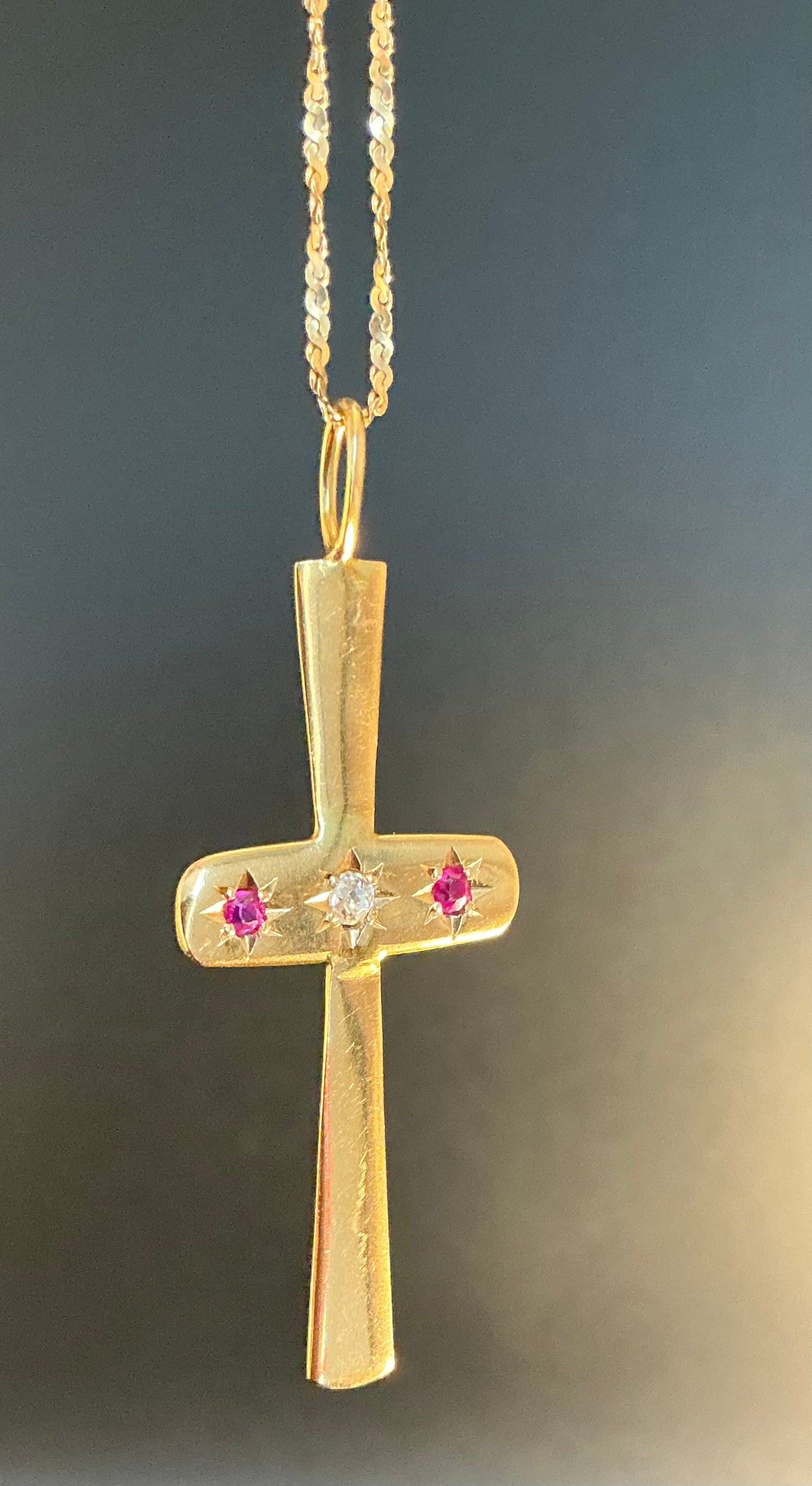 Victorian 18ct gold cross