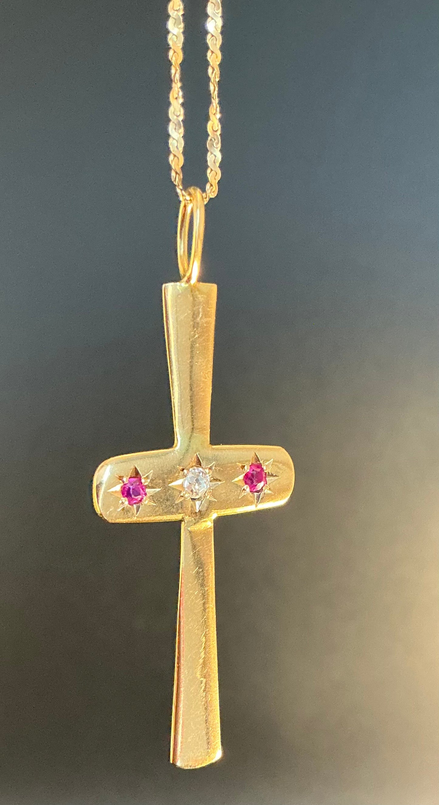 Victorian 18ct gold cross